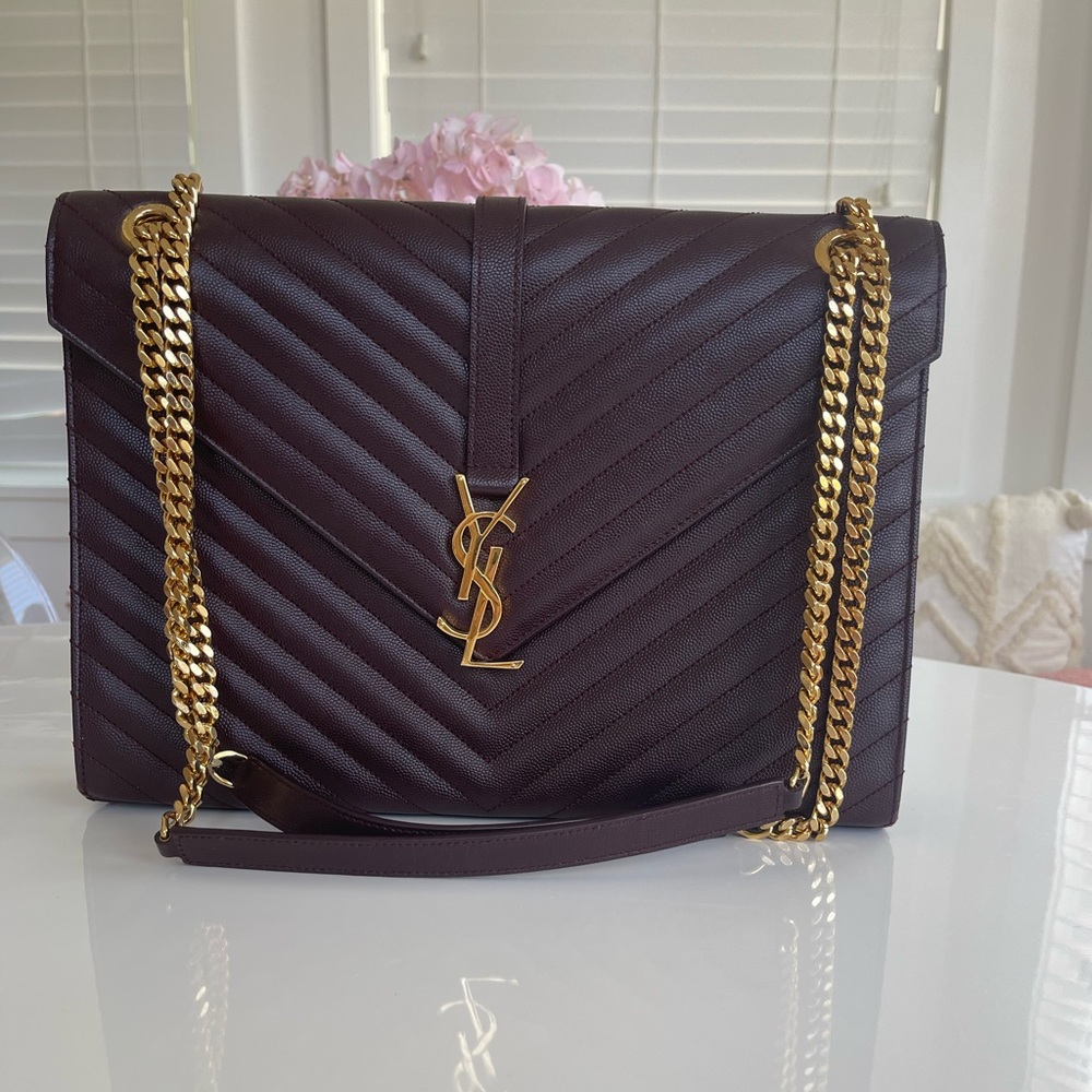 Authentic ENVELOPE MEDIUM CHAIN BAG MATELASSÉ GRAIN DE POUDRE EMBOSSED LEATHER